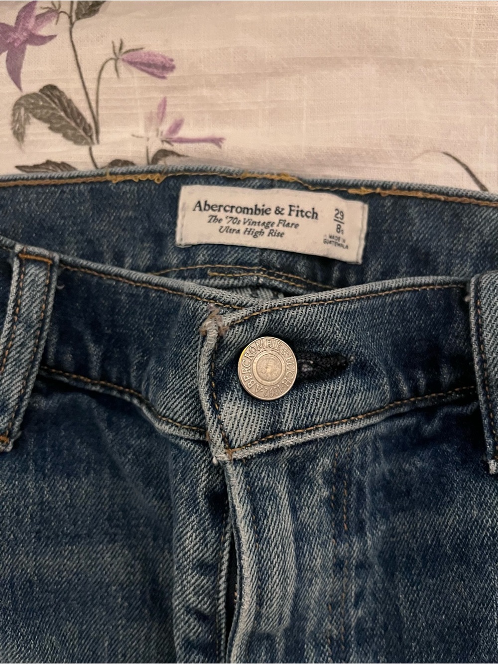 Abercrombie & Fitch Women's Vintage Flare Jeans - Medium Blue Wash